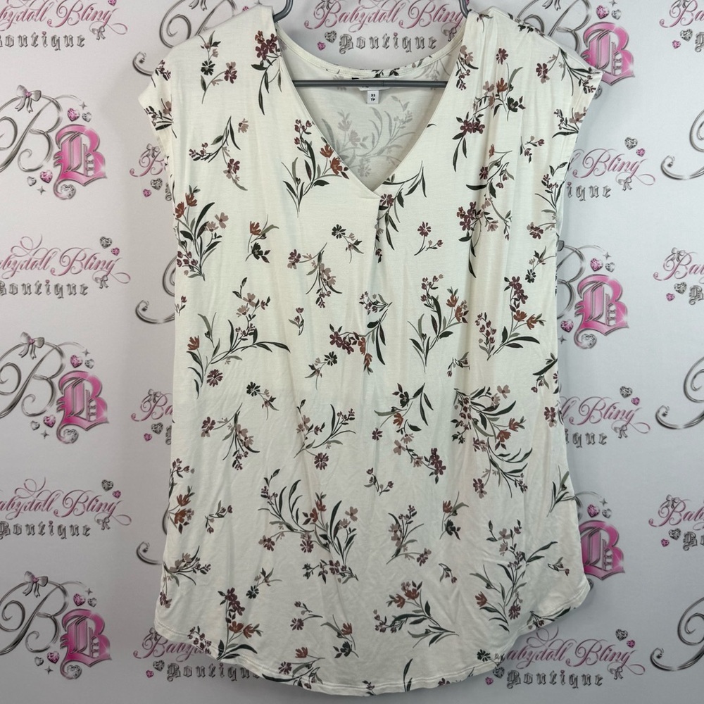 Reitmans T-shirt flowers red green Cream Floral Blouse Vneck soft stretchy